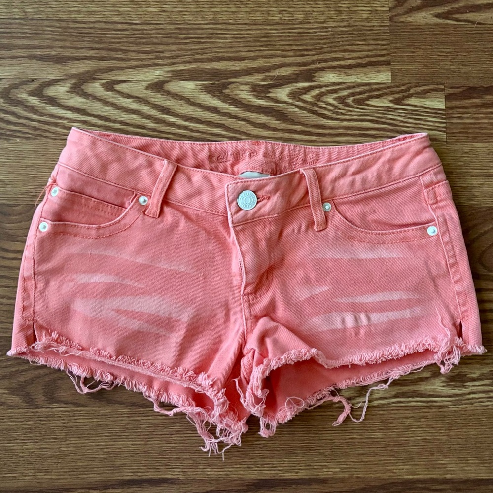 Coral Frayed Hem Shorts Size 5